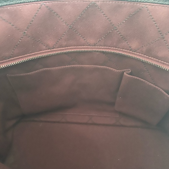 Channel caviar quilted tote, purse with matching pouchlette - Picture 11 of 16